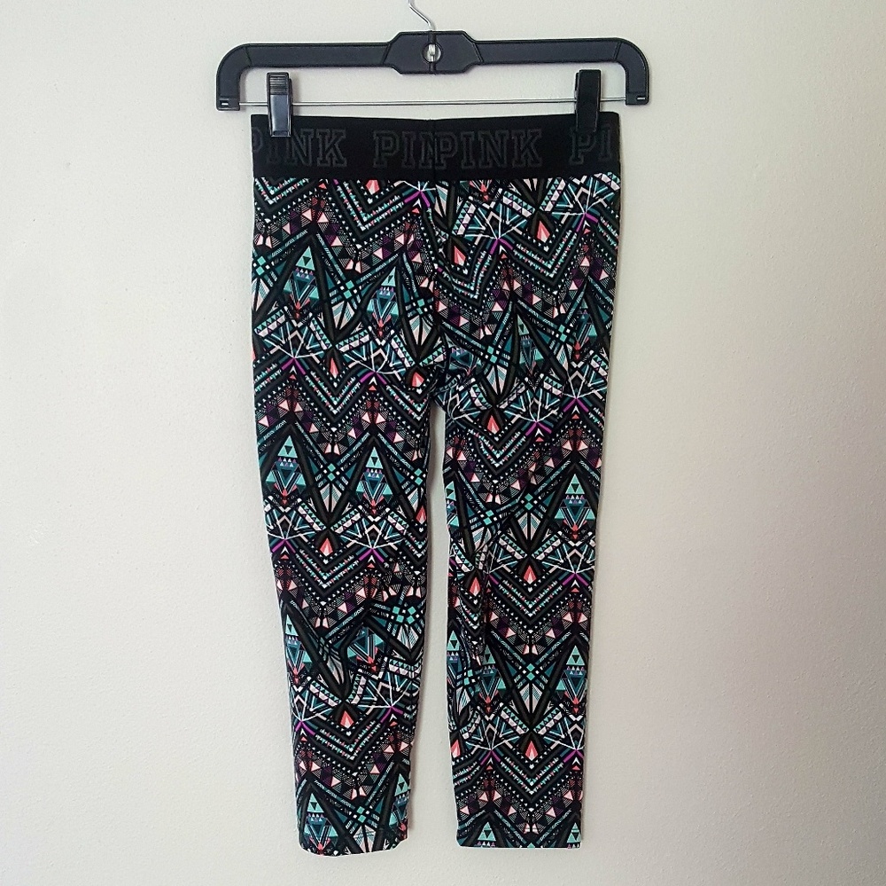 Victoria's Secret PINK Ultimate Geo Capri Leggings - Picture 4 of 5